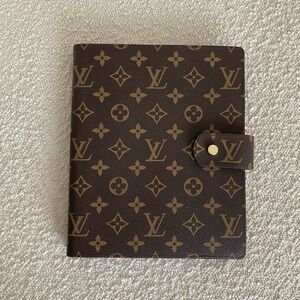 LV agenda cover with 2024 inserts included